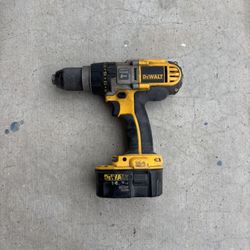 Hammer Drill w Battery 