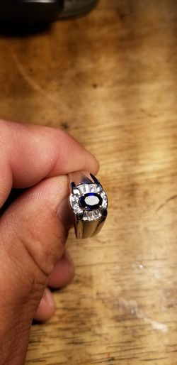 MENS WHITE GOLD W/ BLUE SAPPHIRE 18K