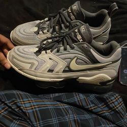 Size 9 In Men’s 