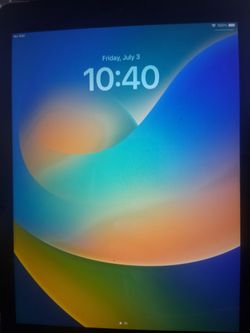 Apple ipad 32 gigs 5th generation