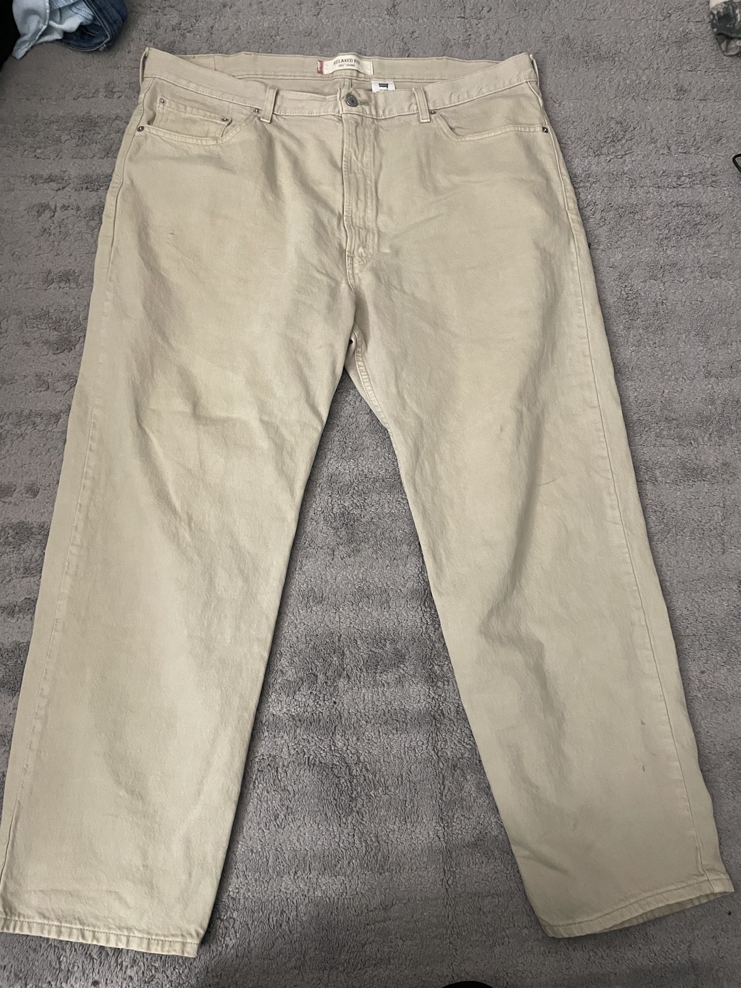 Beige Levi’s 550 42/30