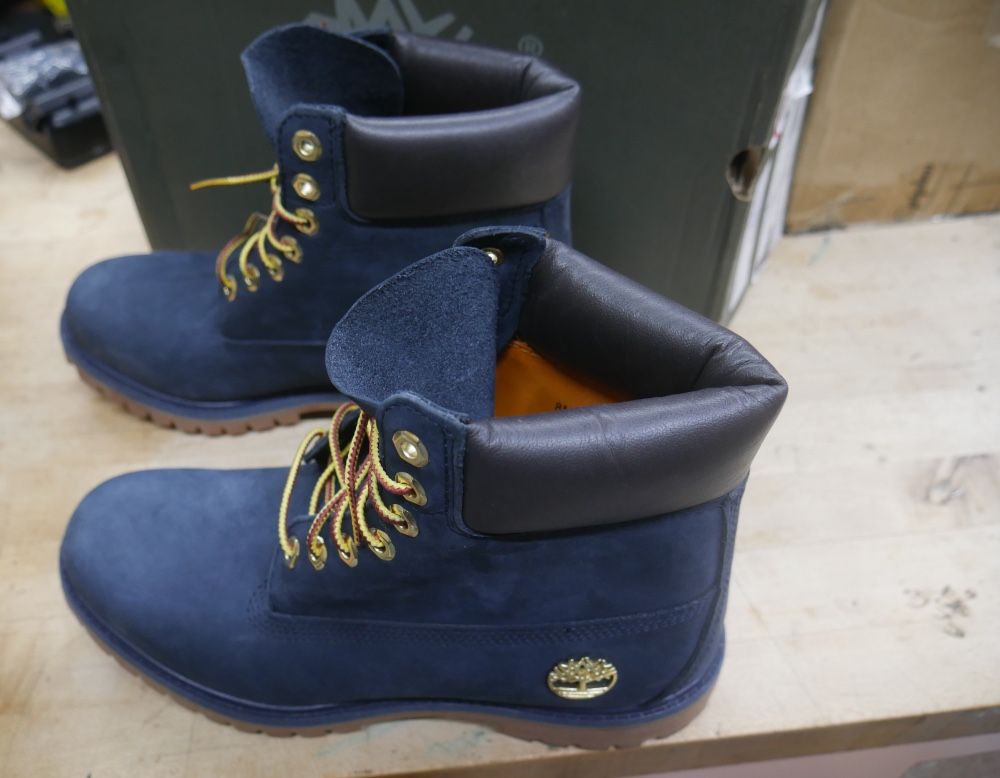 NEW MenS Timberland Classic in Waterproof Boots NAVY Nubuck M
