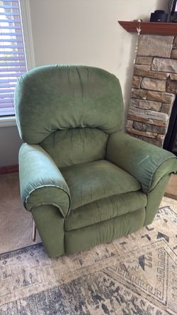 2 lazy boy recliners