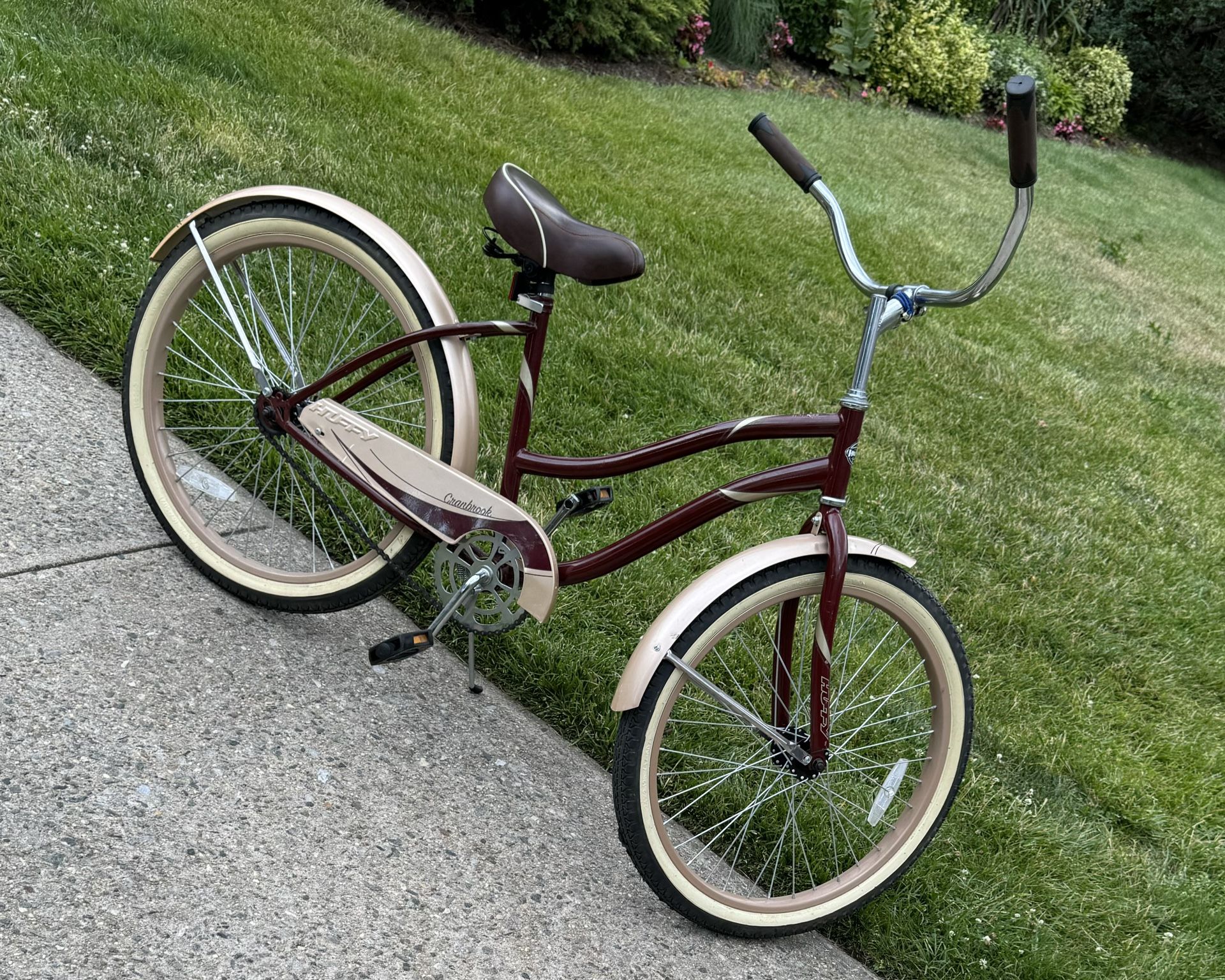 Huffy Women's Nel Lusso Cruiser Bike