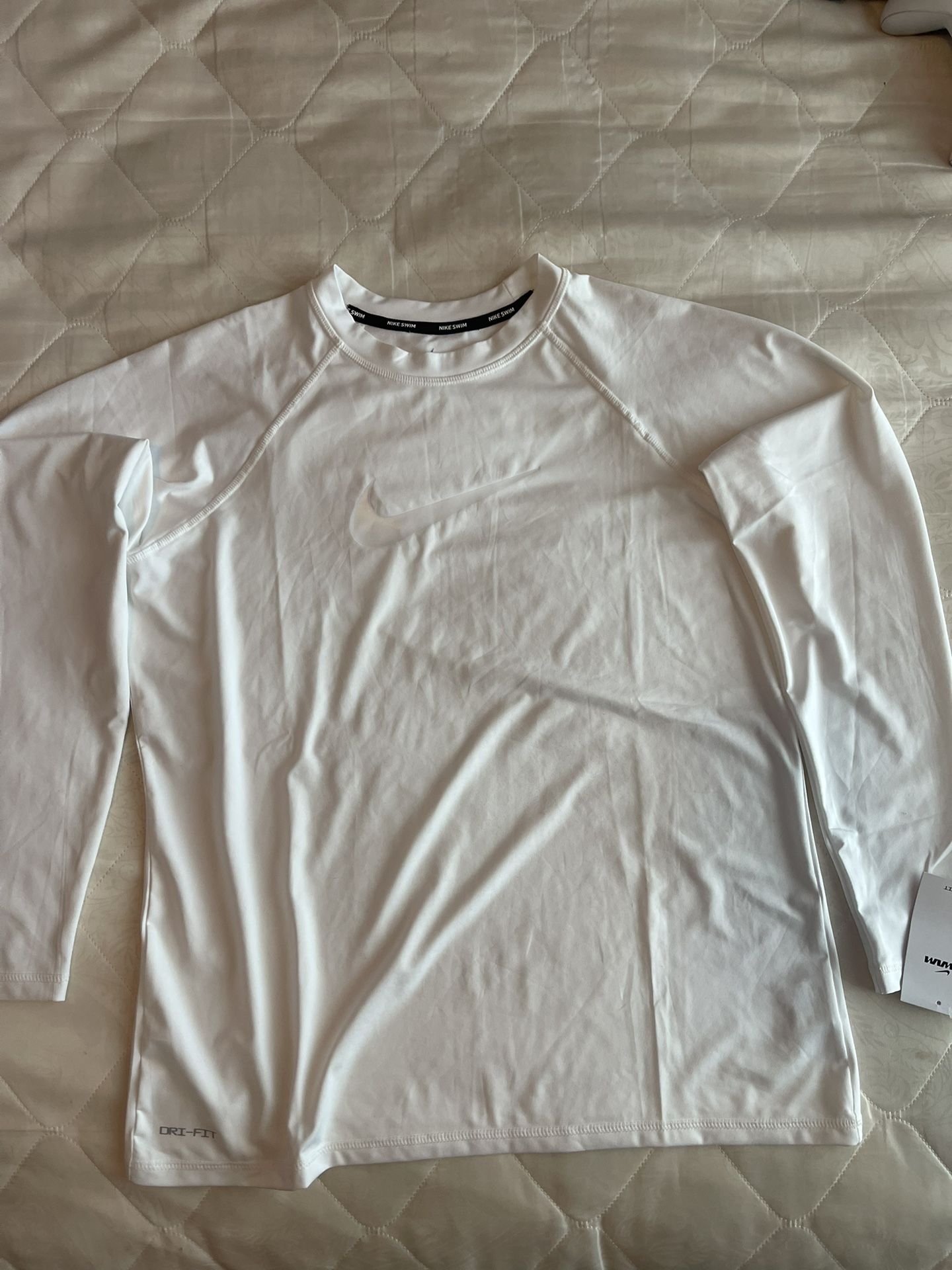 Nike Mens Long Sleeve White Atheltic Shirt