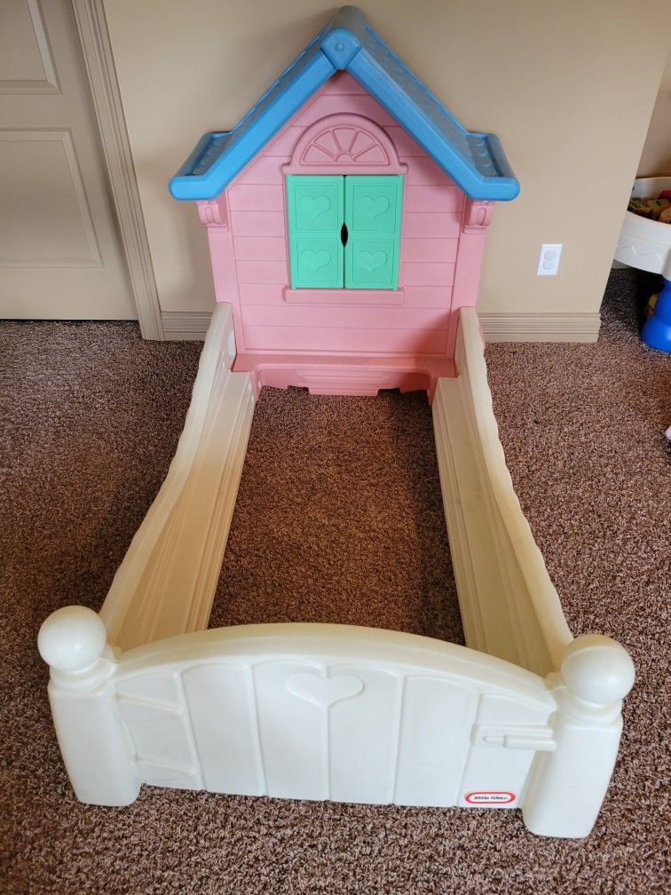 Vintage Little Tikes Kids Princess Castle Bed