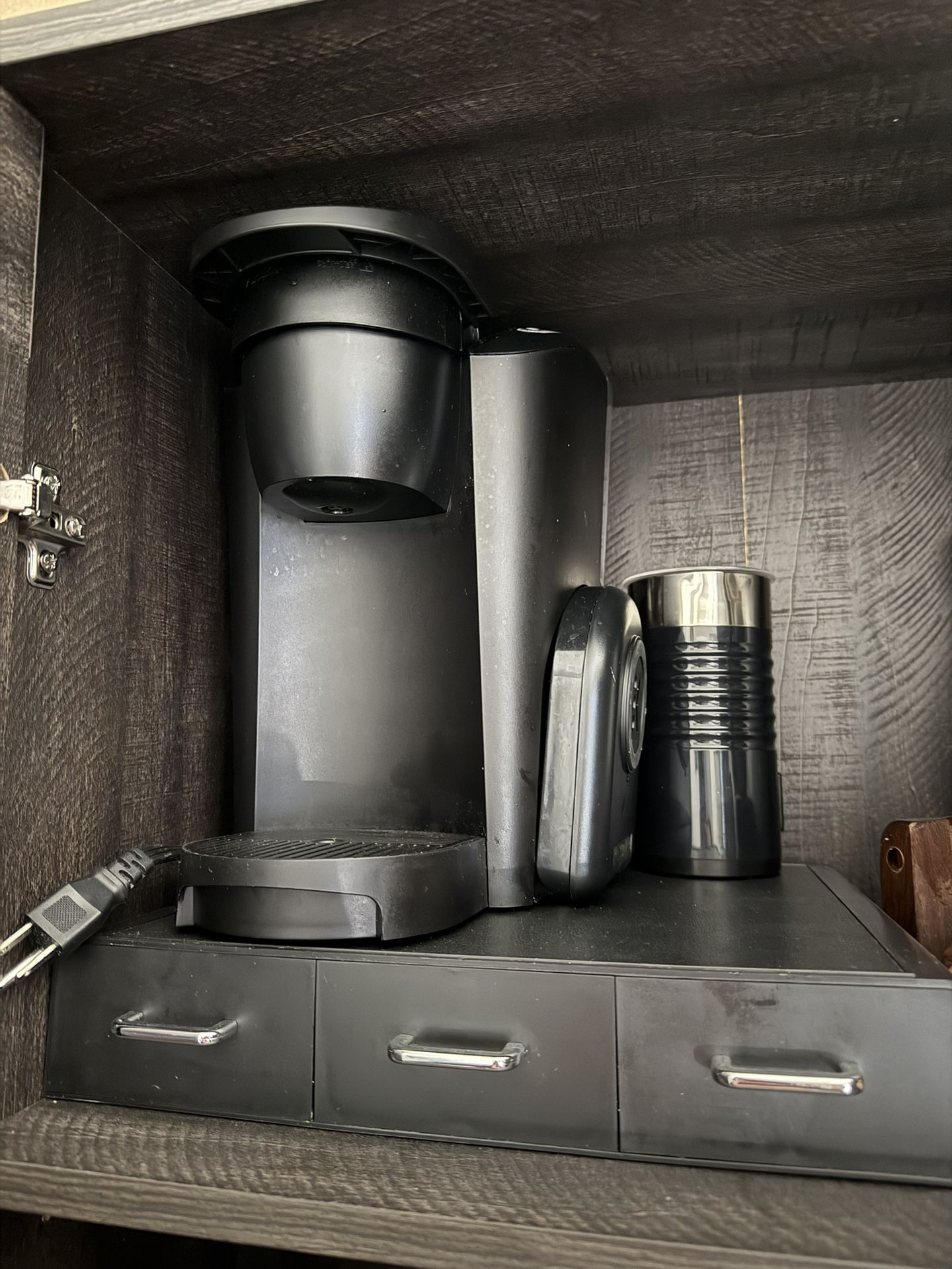 Keurig With Frother And Kpod Organizer 