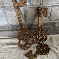 Syroco 3 Piece Skeleton Dart Key Vintage Wall Plaques Gold Tone 24" 18" & 12