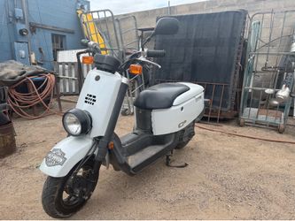 Yamaha C-3 scooter