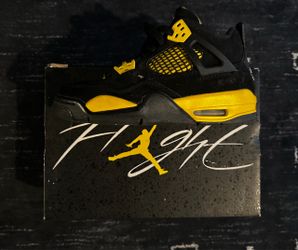 Air Jordan 4 Thunder Black Yellow Sneakers