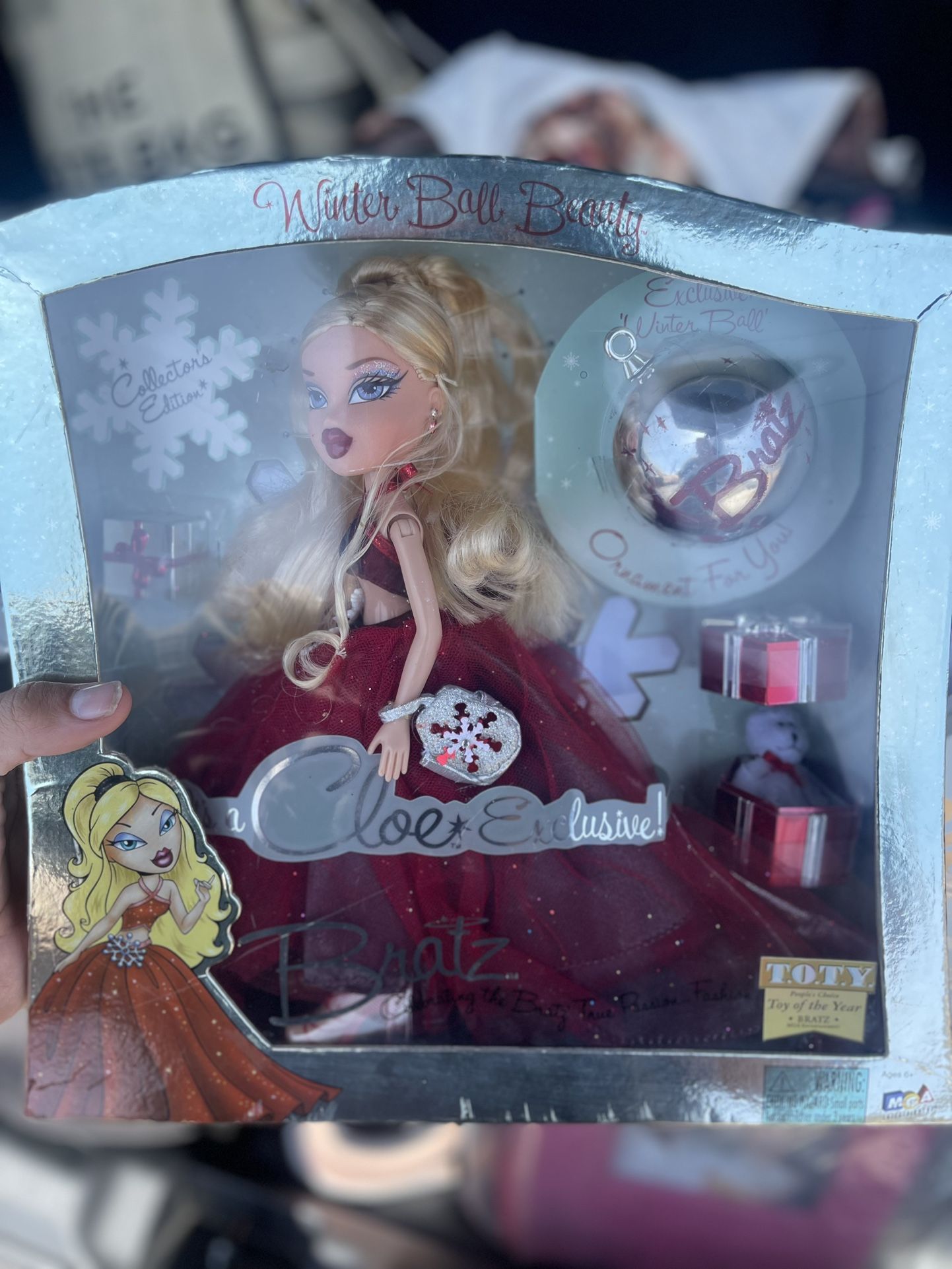 BRATZ Holiday Winter Ball Beauty Doll - Chloe