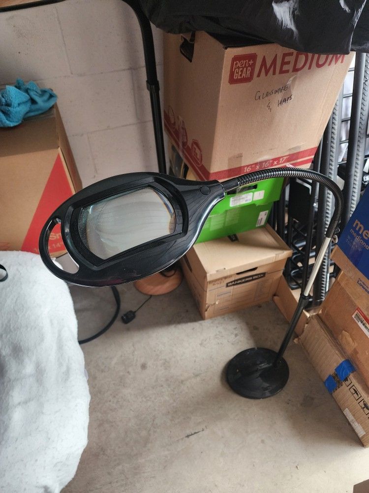 Magnifying Lamp For Skincare, Esthetician