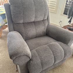 Large La-Z-Boy Lazy Boy Recliner