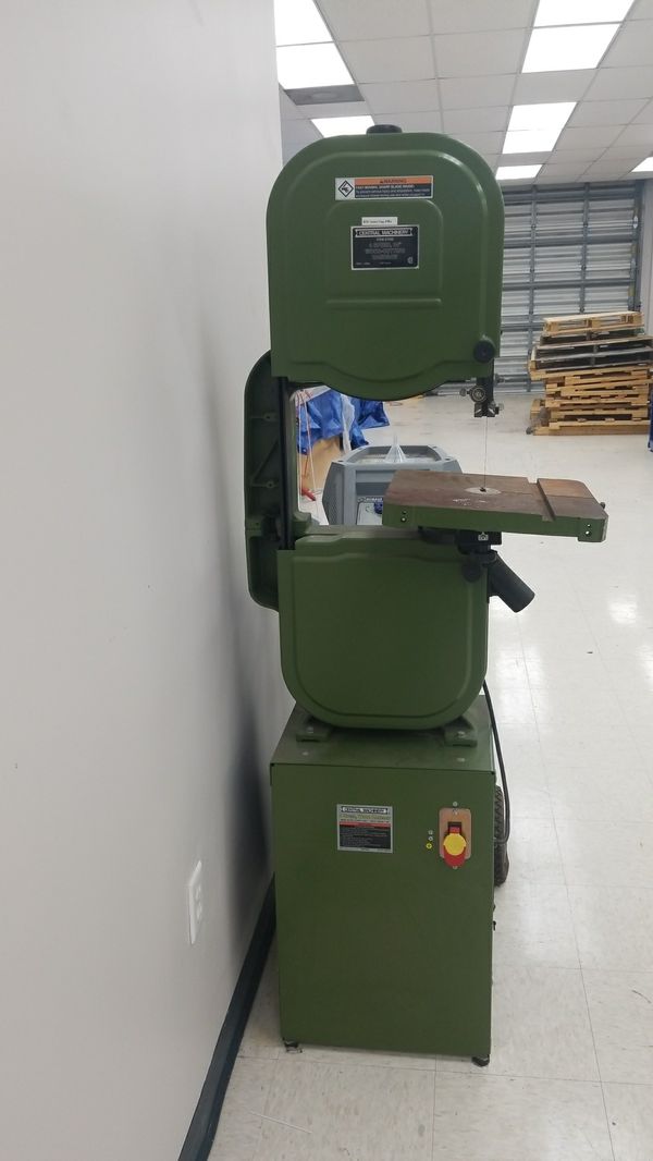 Central Machinery 4 speed, Wood Bandsaw for Sale in Davie, FL - OfferUp