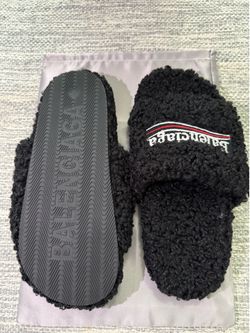 Balenciaga slides size 6