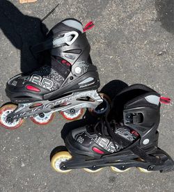 Kids rollerblades size 2. Used twice.