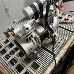 guangshun model zw280d2-5712db Airbrush Compressor 