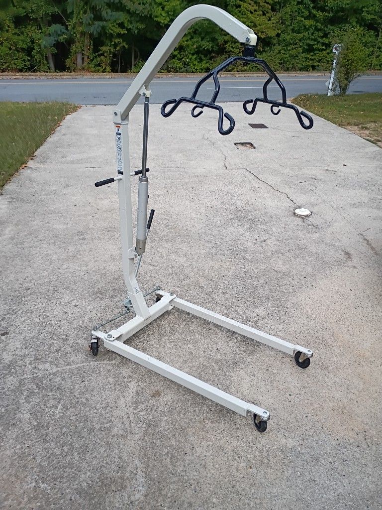 $400.00 Hoyer Human Lift This Is For A Person That's Bedridden