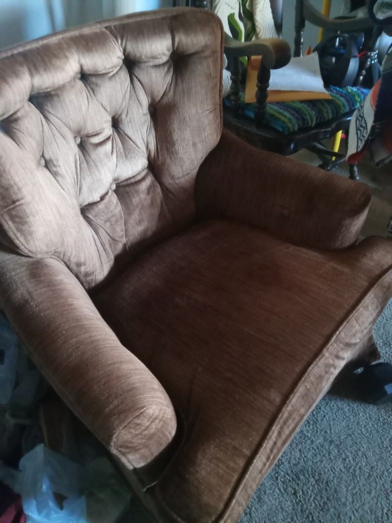 Free Vintage Medium Size Chair