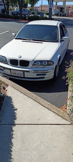 2000 BMW 323i