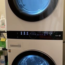 LG WashTower Washer and Dryer 