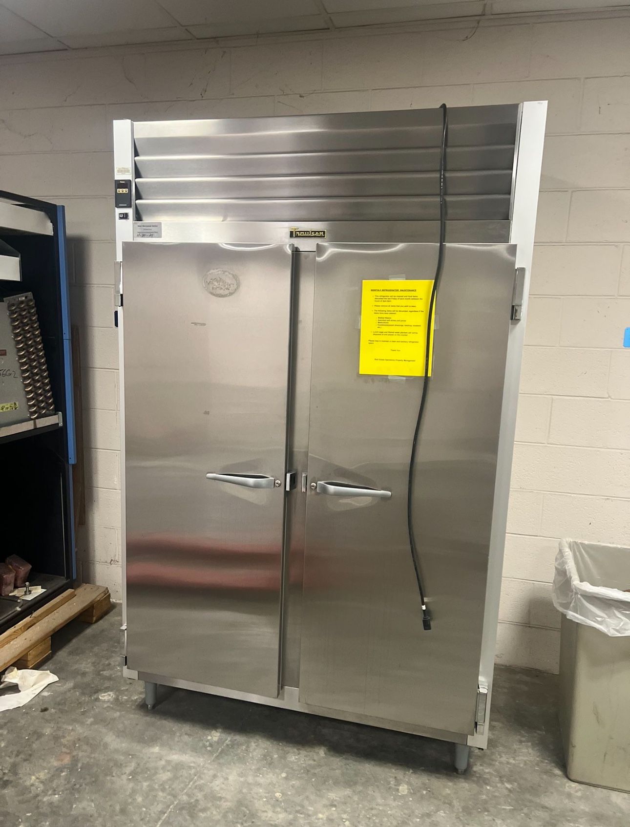 Traulsen G22010 52" G Series two section reach in refrigerator