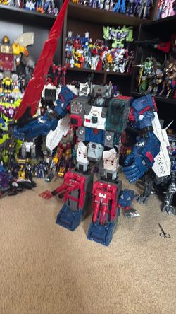 Transformers SDCC Fortress Maximus