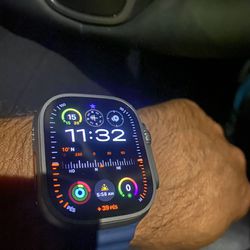 Apple Watch Ultra 2  49mm / IPhone 15 pro Max 512