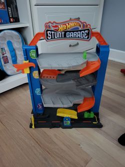 Hot Wheels Stunt Garage