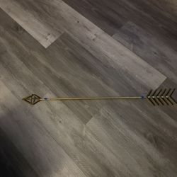 Large Gold Decrotive Arrow $5.00 Yardsale Saturday  