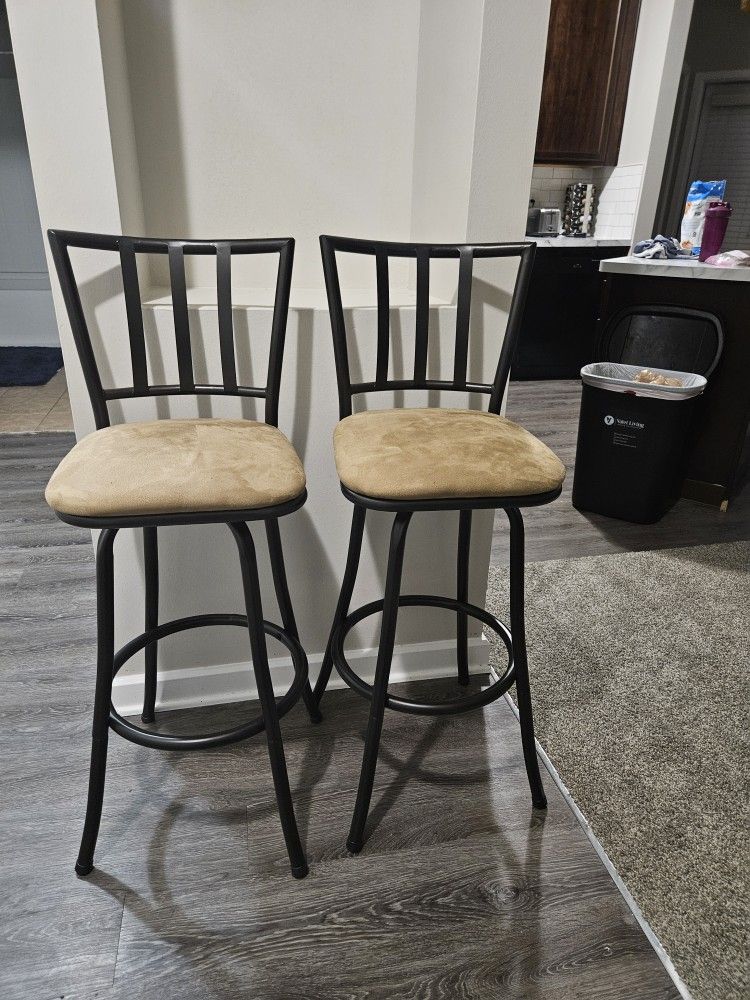 2 Bar Stools