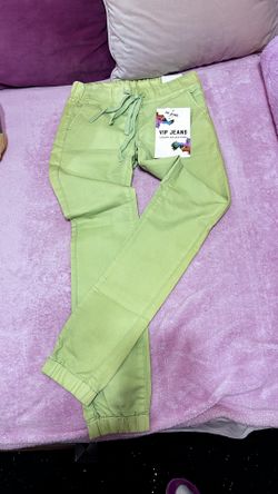 VIP JEANS Color Collection Sculpting Stretch Jeans (size 1/2) BRAND NEW