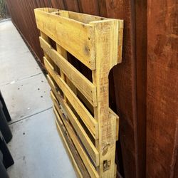 Free pallets 