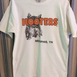 Men’s USED Size Large Hooter’s T shirt and 25 ounce heavy glass Hooter’s mug, meet at Exxon at 2428 E Lamar Alexander Parkway Maryville