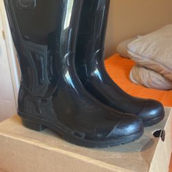Ugg Rain boots Size 2y