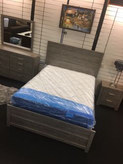 Beautiful 4 piece modern bedroom set