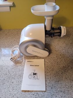 SLOW JUICER 
