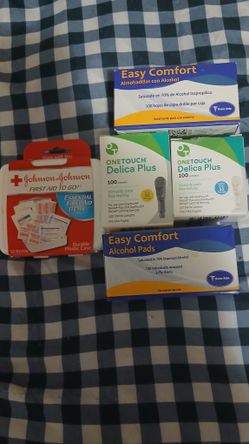 Diabetes 100ct Lancets Medkit And Bandages With Alcohol Pads