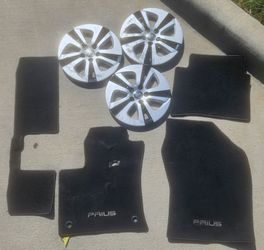 2016-2022 Prius : hubcaps + multiple mats