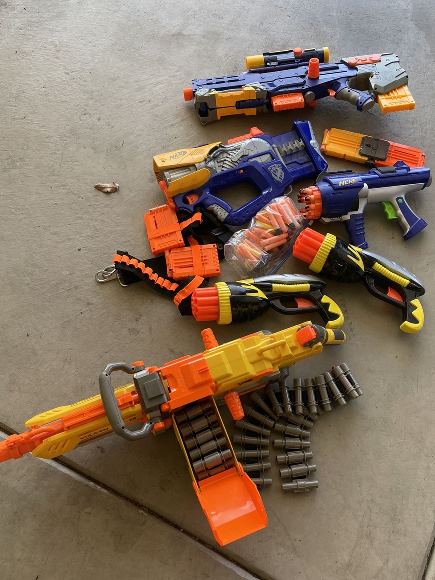 Nerf Guns Extra Bullets And Waist Belt $60 For All