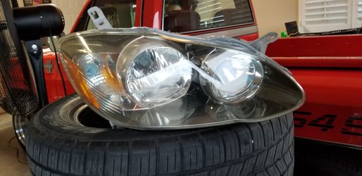 2003 - 2008 Toyota Corolla OEM (original headlight)
