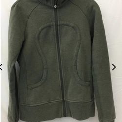 Womens 8 Lululemon Jacket