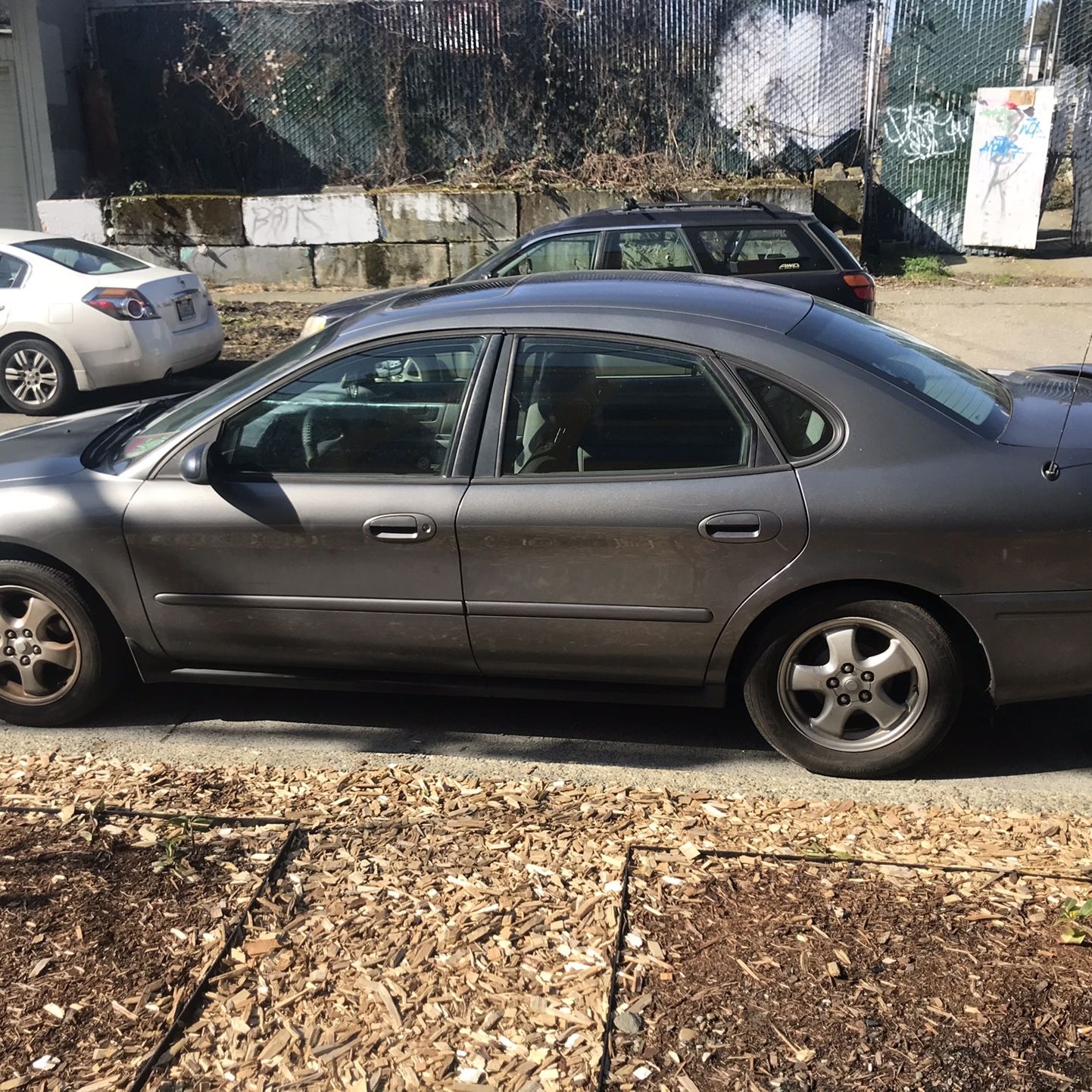 Ford Taurus SE
