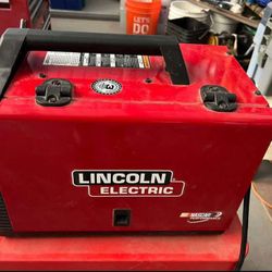 LINCOLN-ELECTRIC-RANGER-125 WELDER