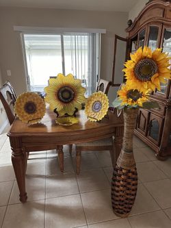 Vase And Center Pieces