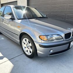 2004 BMW 325i