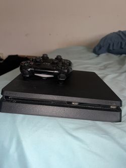 Playstation 4 slim console
