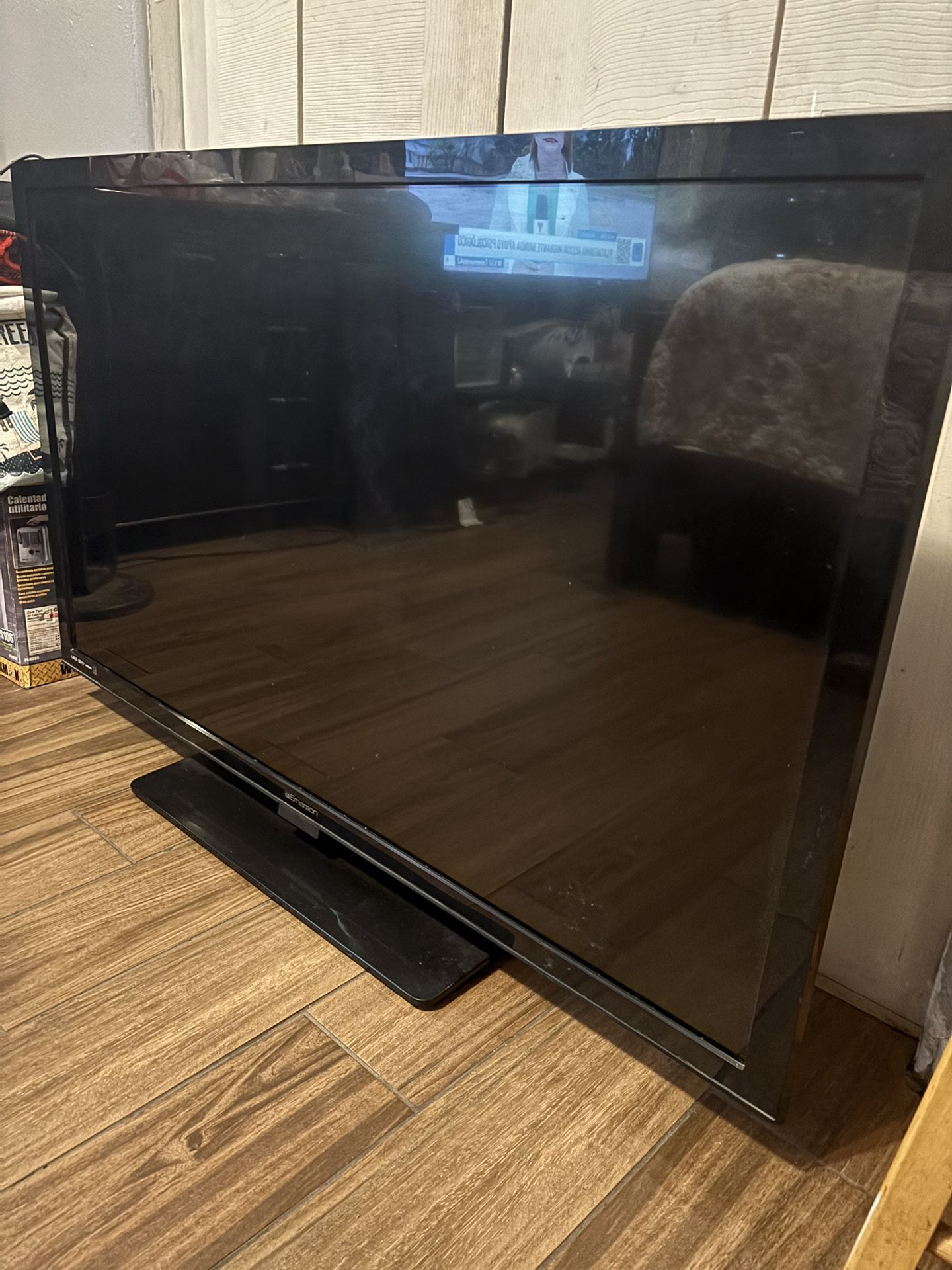 Emerson 55’ Tv