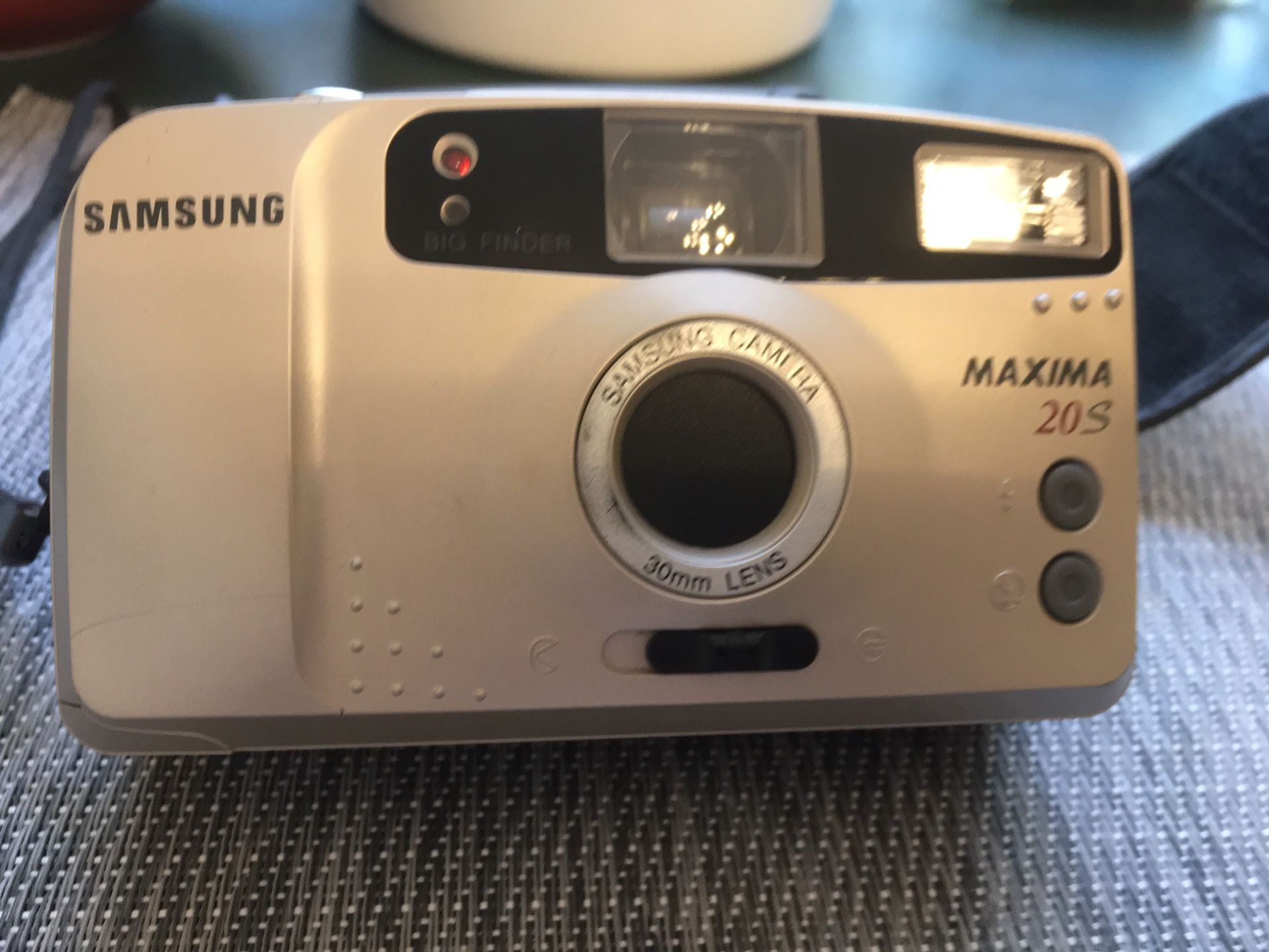 Samsung camera maxima 20S, 30mm lens