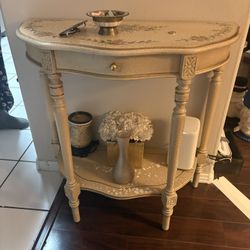 Entry Table & Mirror
